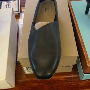 Clarks leather pumps slip-on